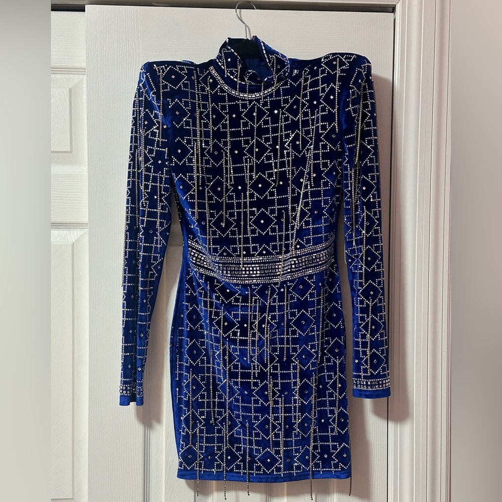 Elegant Blue Geometric Pattern Dress